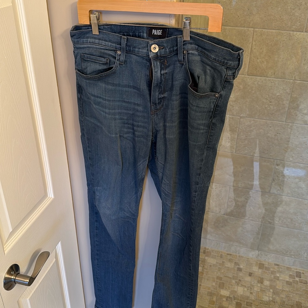 Paige jeans 34 stretchy Lennox